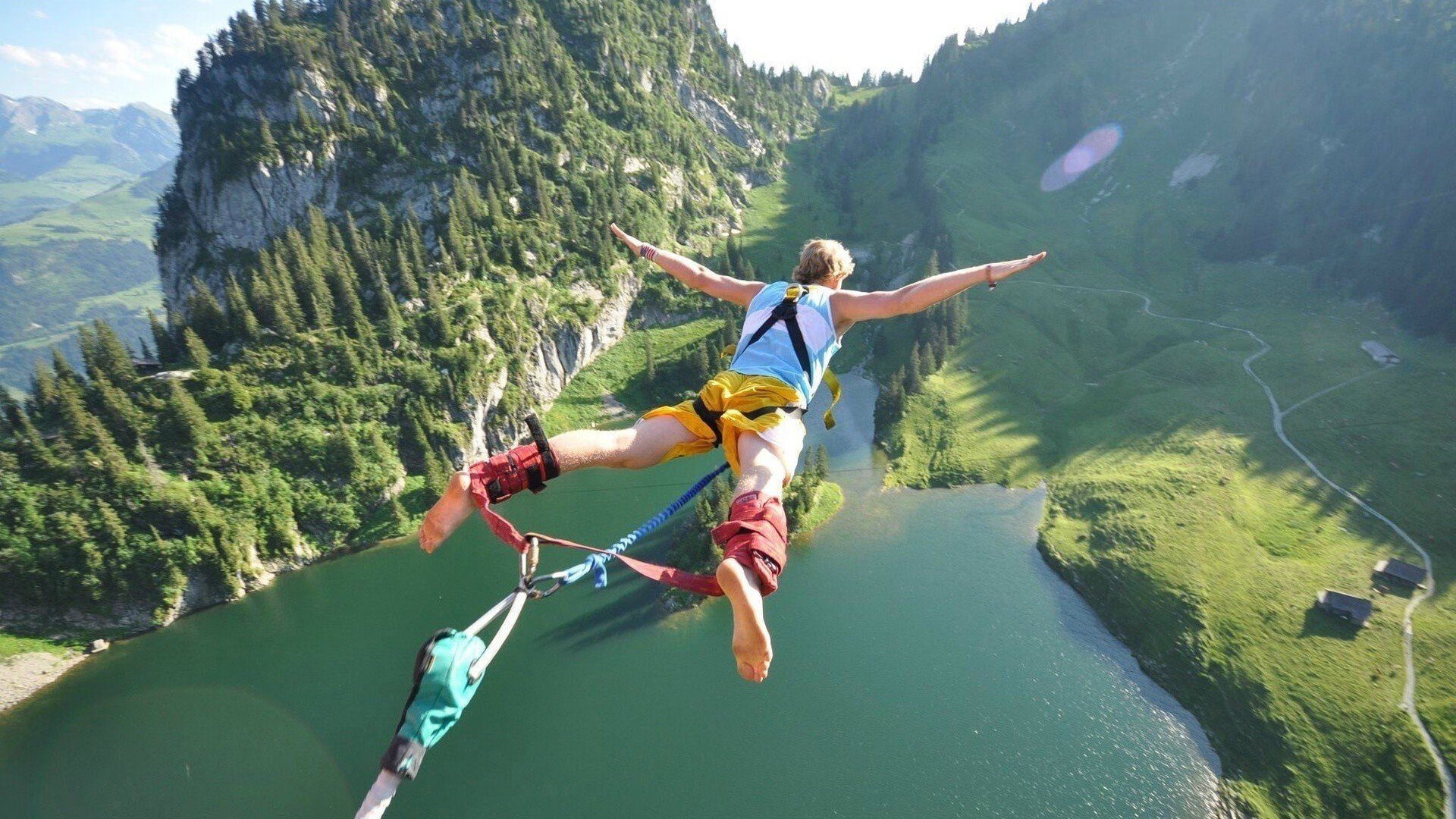 开云官网-真香！罗马尼亚B费一战封神，G组首战轰塌伊拉克，这配合看得我头皮发麻